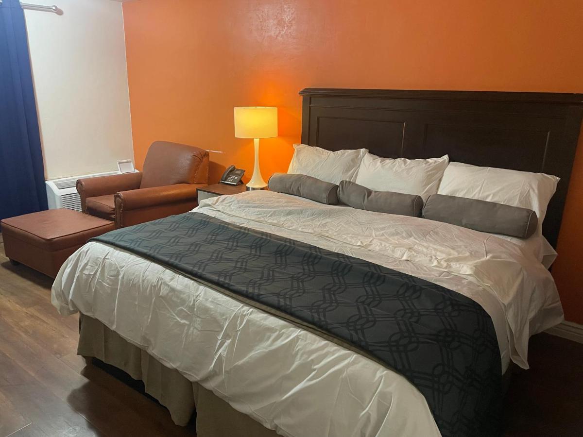 B&J Hotel And Apartments Pecos Esterno foto