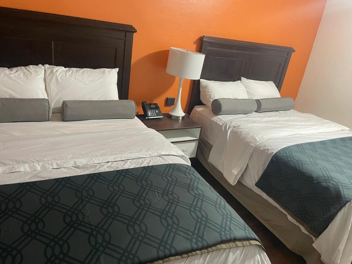 B&J Hotel And Apartments Pecos Esterno foto