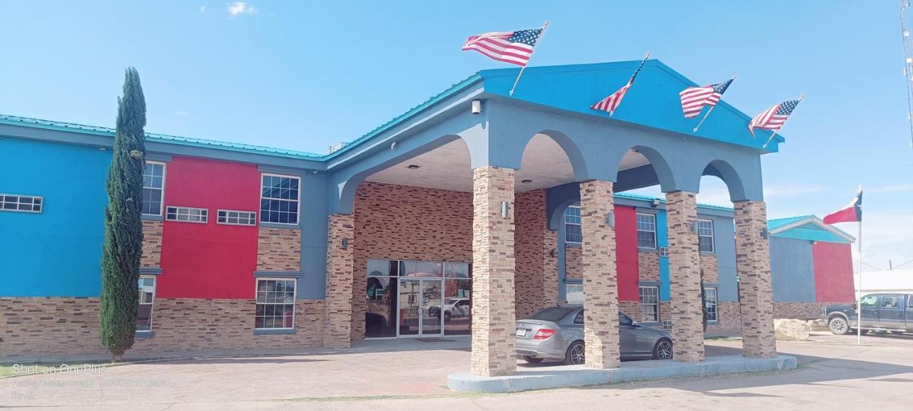 B&J Hotel And Apartments Pecos Esterno foto